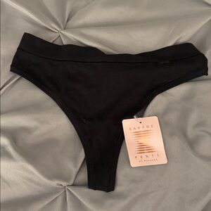 NWT Savage X Fenty Classic Black Thong